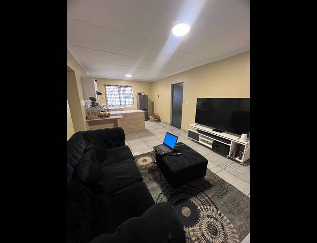 2 BEDROOM APARTMENT FOR SALE IN POMONA